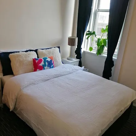 Edinburgh City Center Haymarket Double Room Exterior photo